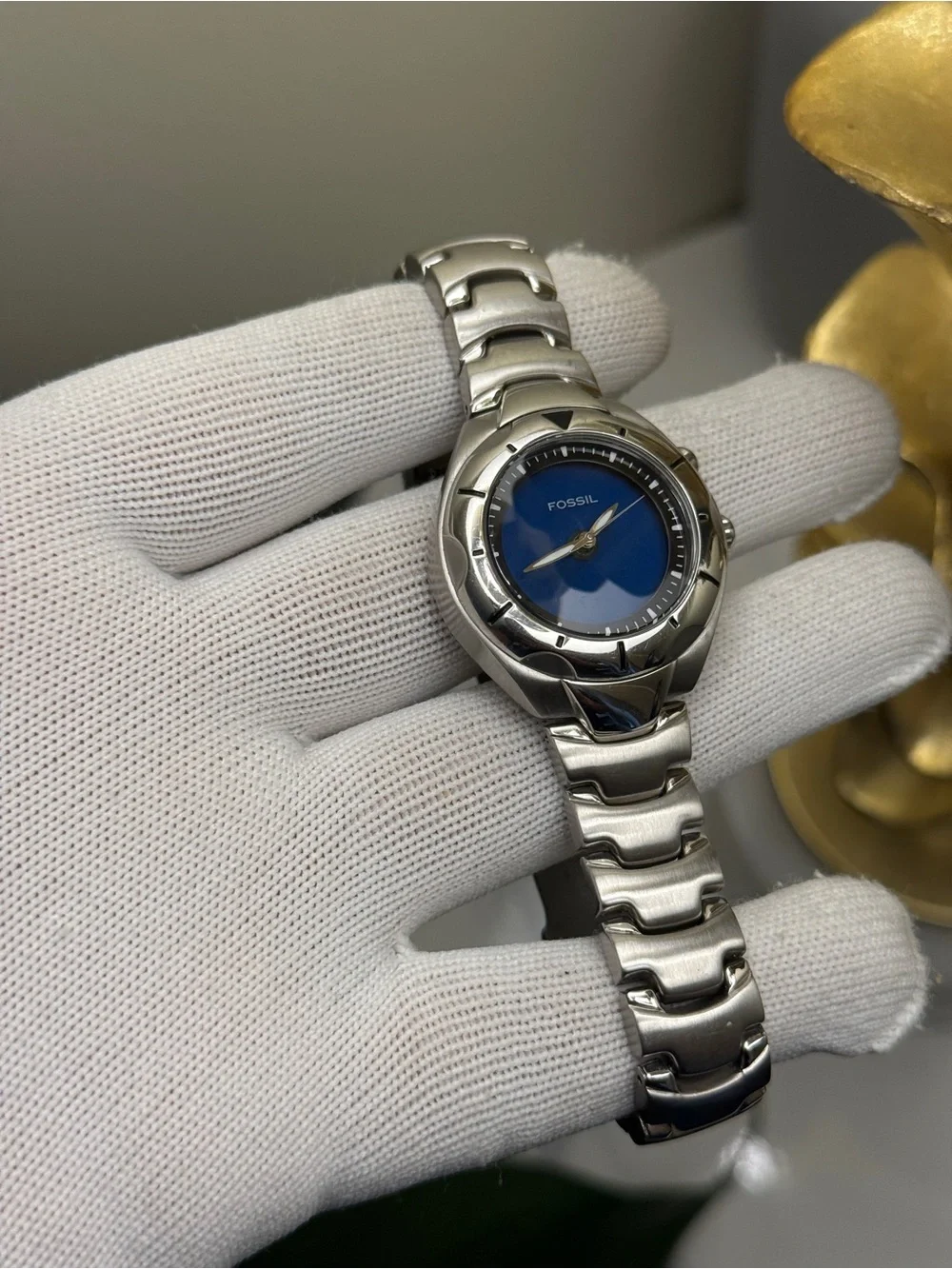 Fossil Womens  Stainless Steel Watch with Blue Dial to green dial change